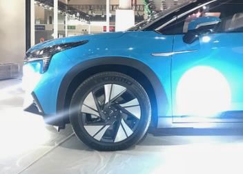 How to install the new energy hybrid vehicle wheels?